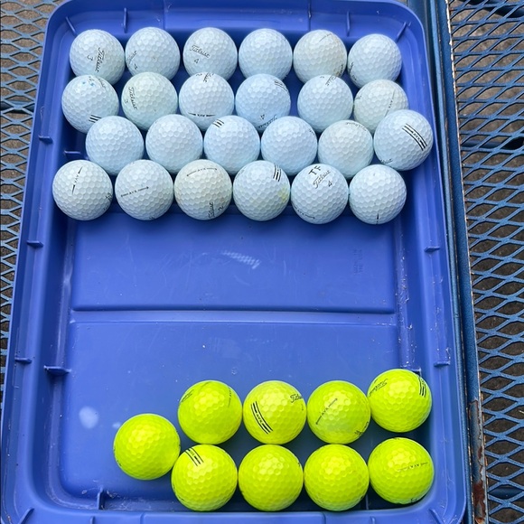Titleist AVX Golf Balls White and Yellow